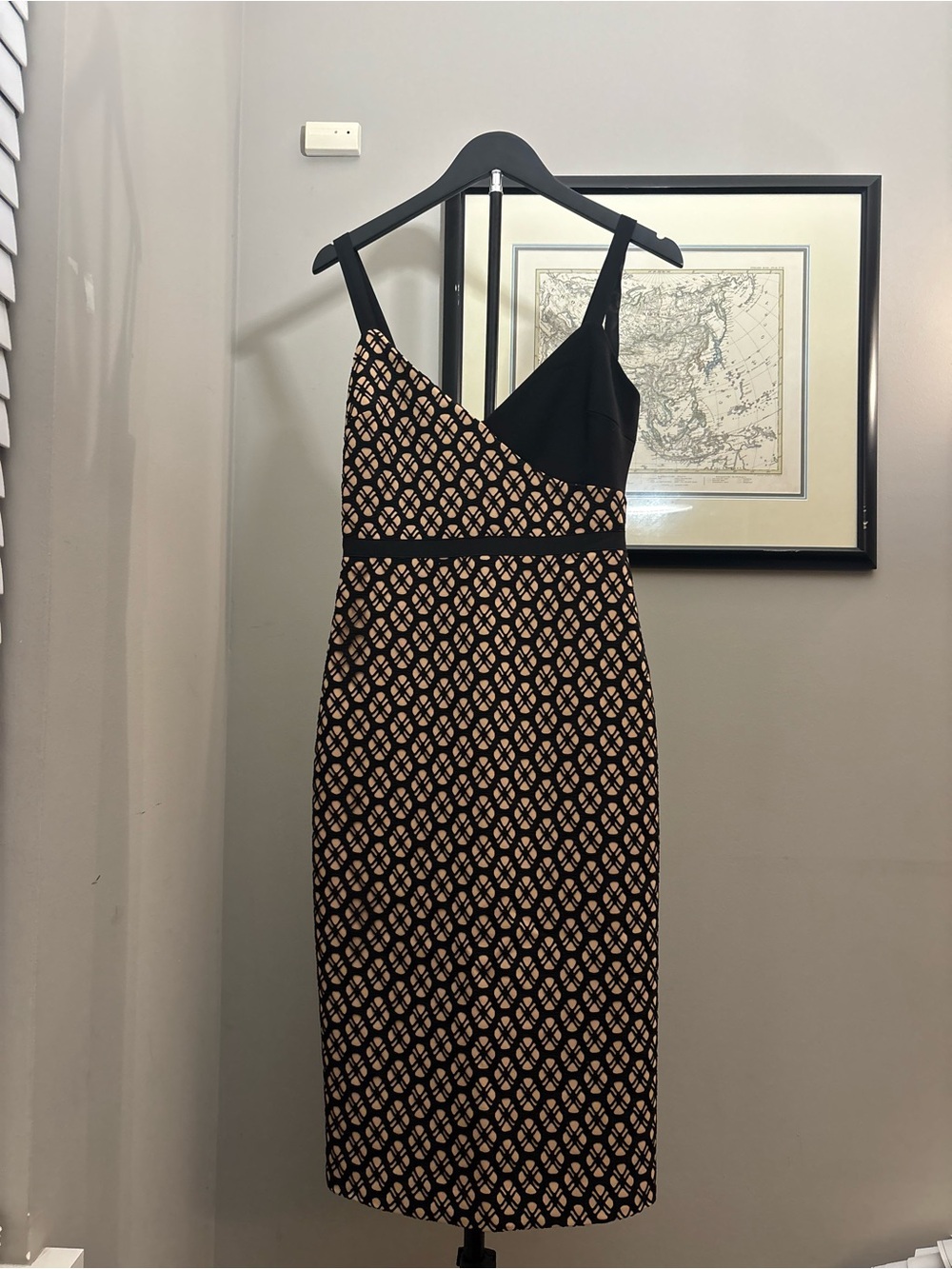 NWT Cinq à Sept Sera Lace Sheath Dress Black Camel 2